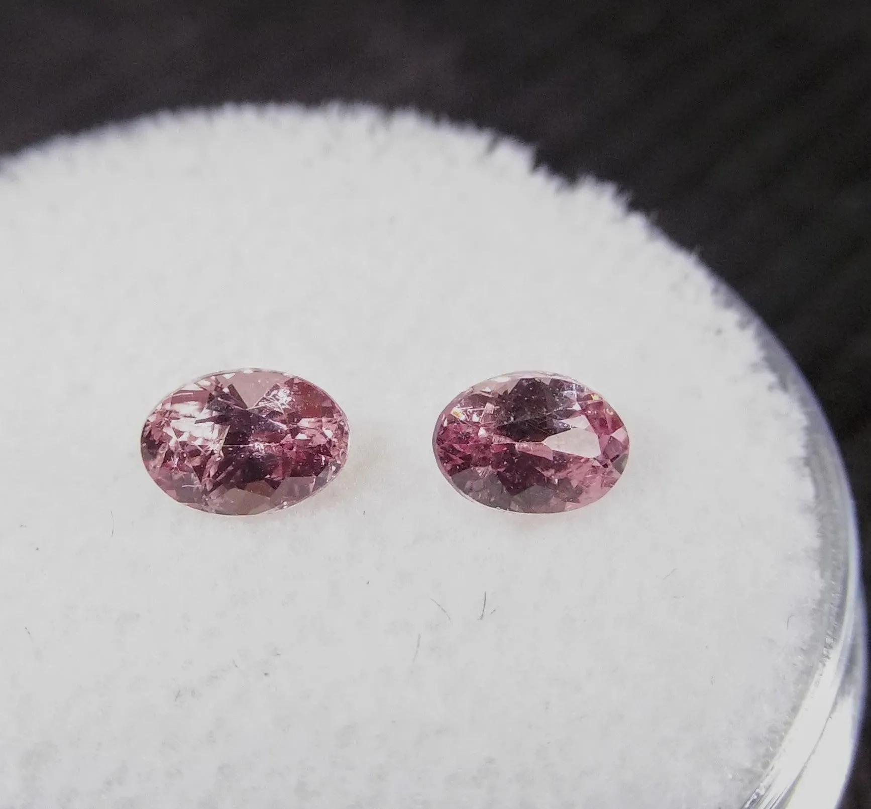 0.7Tctw MATCHED SET PINK MAHENGE GARNET