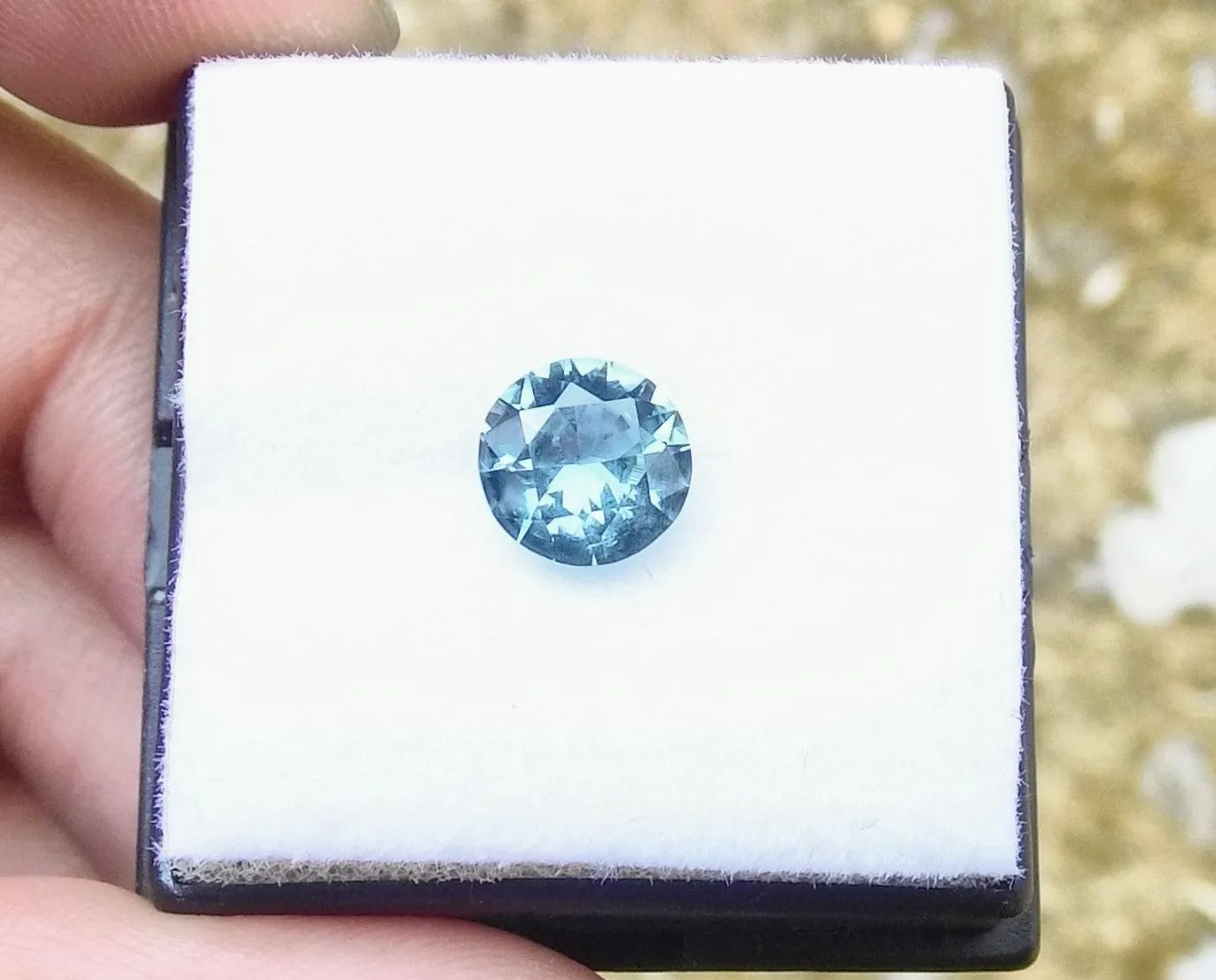 2.37ct AQUA TEAL TO GREY COLOR SHIFT MONTANA SAPPHIRE.