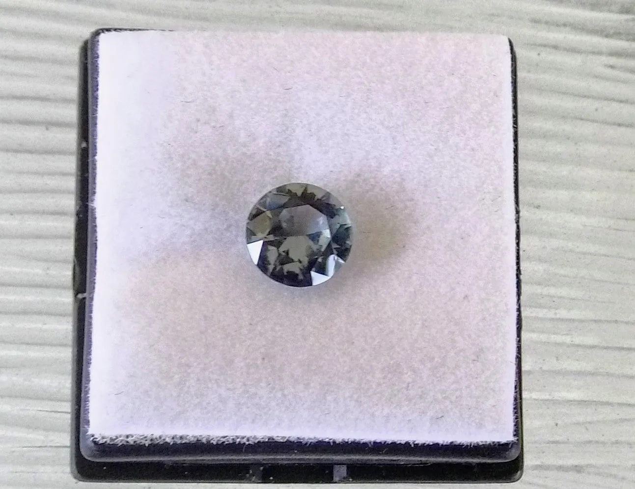 2.37ct AQUA TEAL TO GREY COLOR SHIFT MONTANA SAPPHIRE.