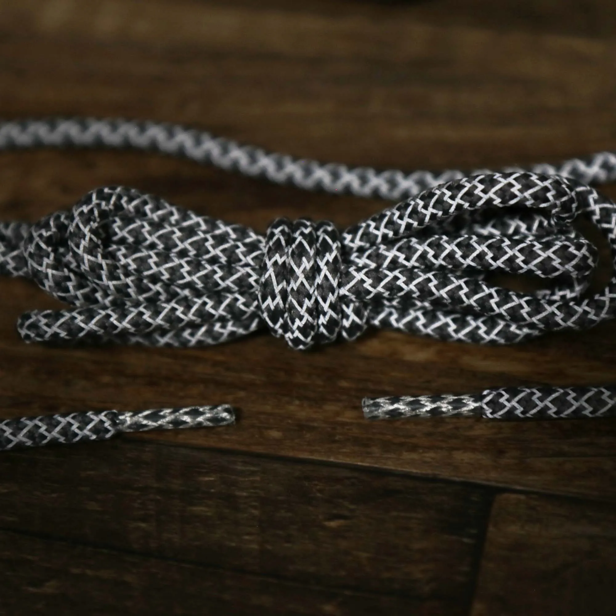 3M Reflective Dark Grey Solid Shoelaces with Dark Grey Aglets | 120cm Capswag