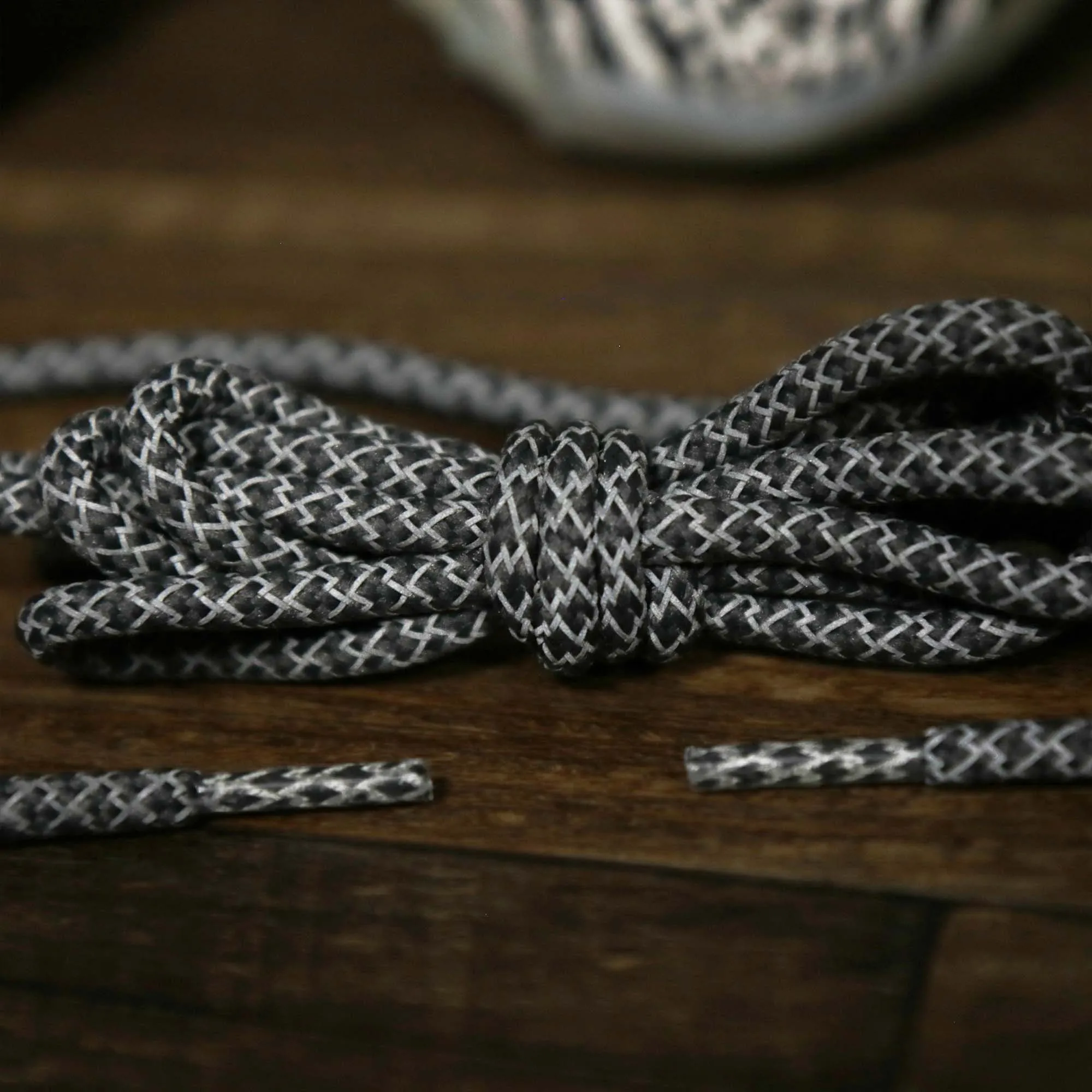 3M Reflective Dark Grey Solid Shoelaces with Dark Grey Aglets | 120cm Capswag