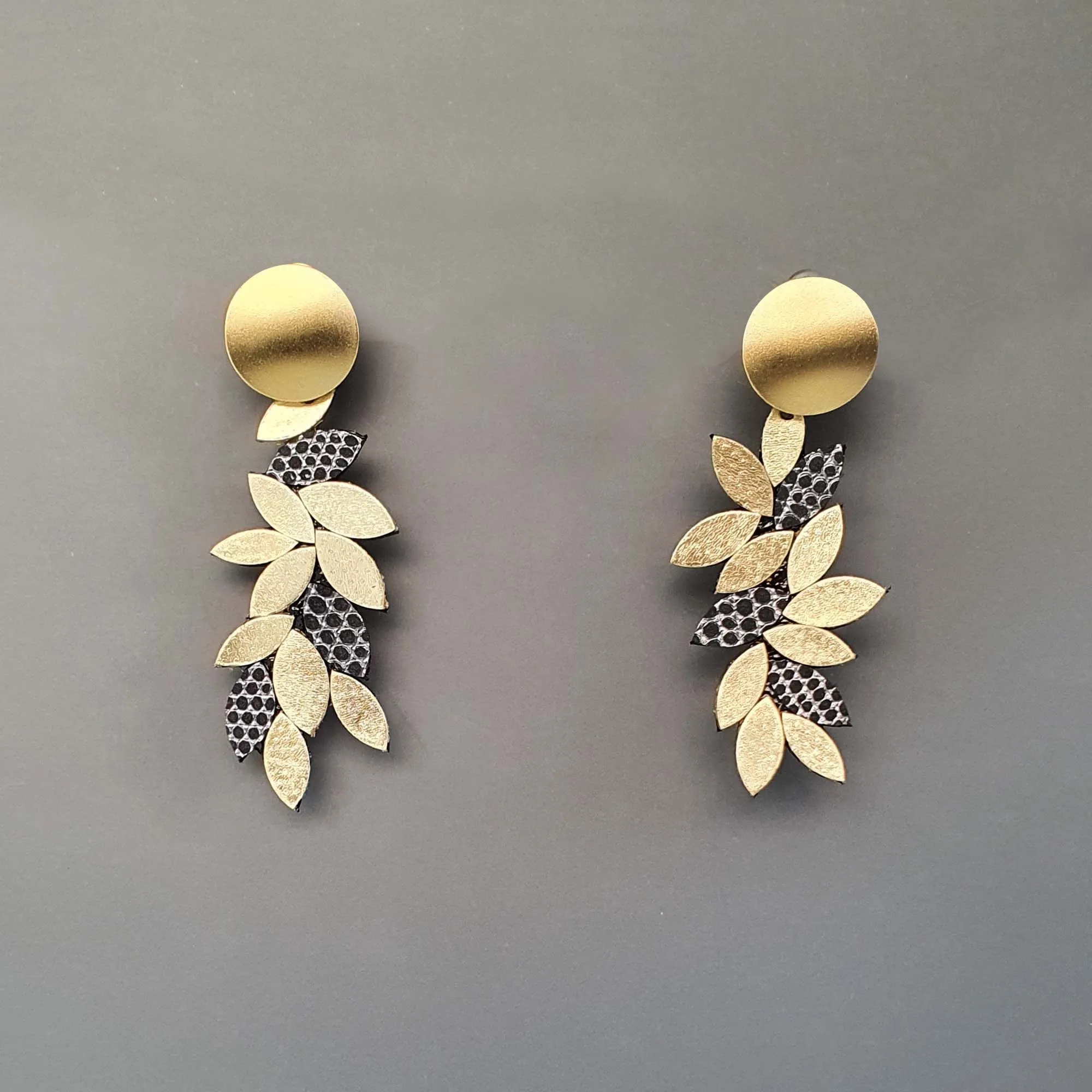 Leaf Black dangle leather earrings