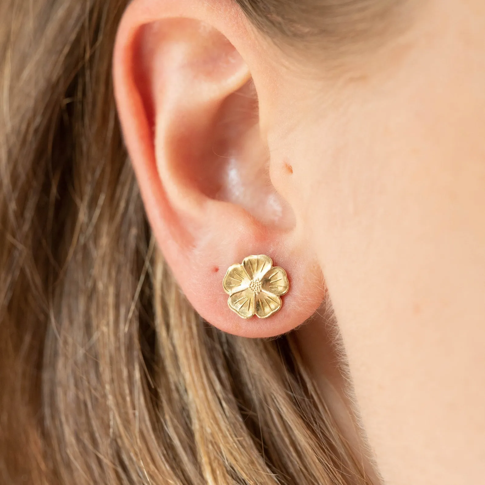 Mini flower studs