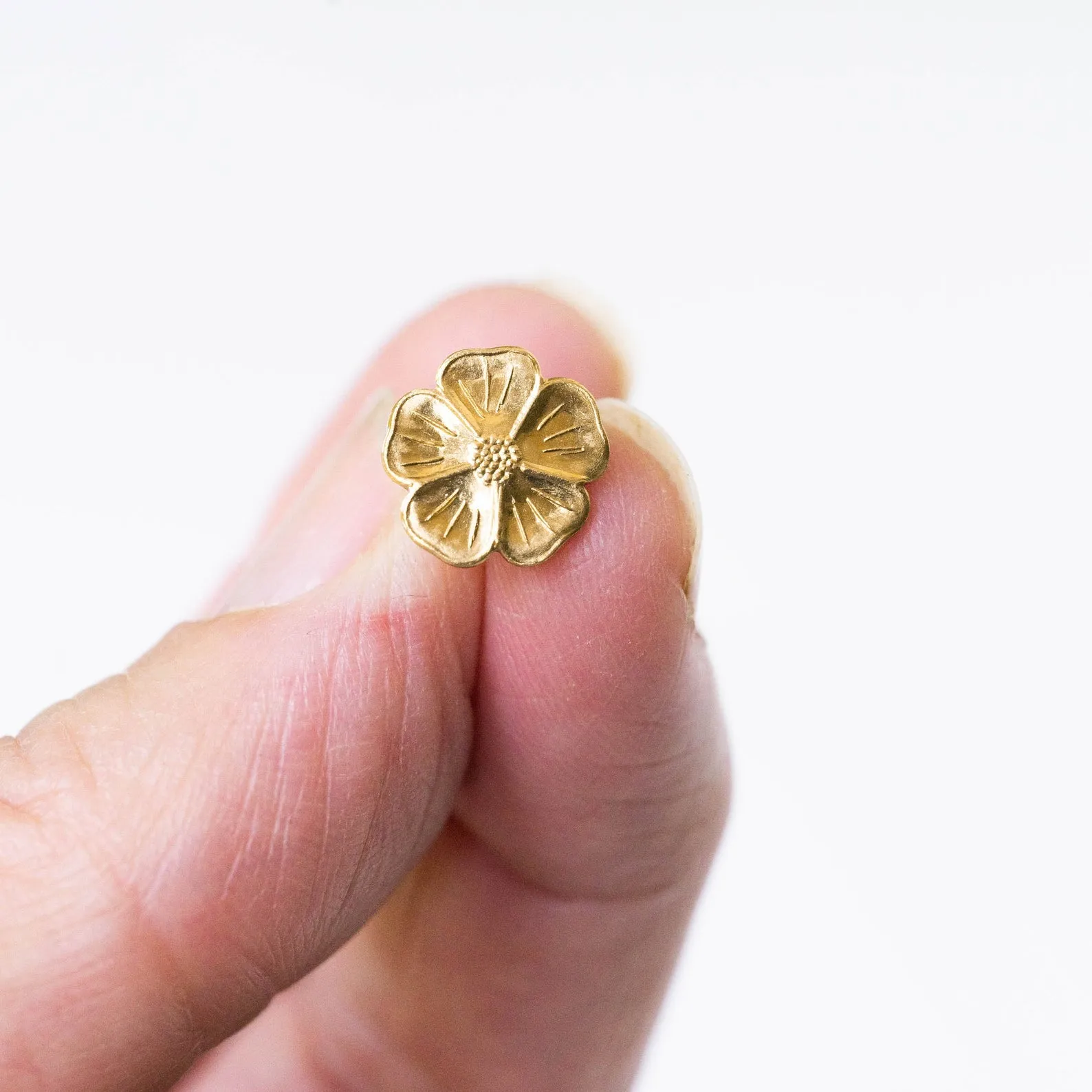 Mini flower studs