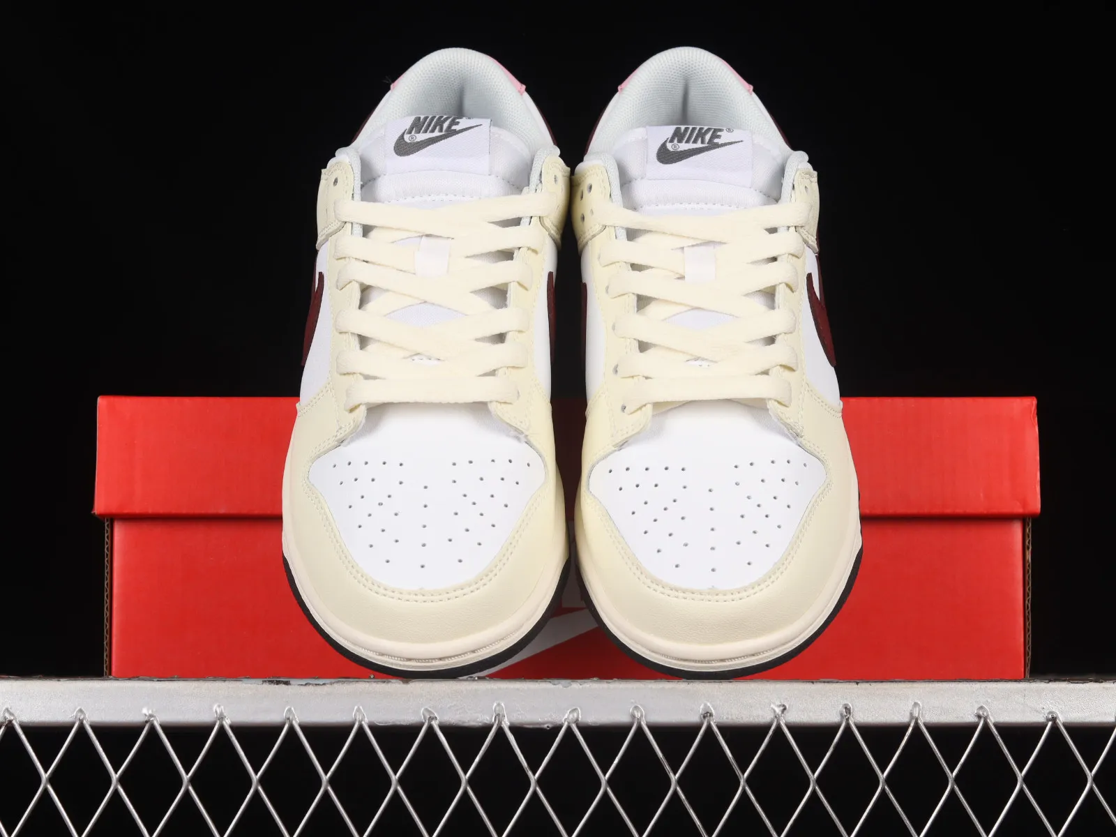 Nike SB Dunk Low SP Valentine's Day Cream White Red Pink DD1503-117