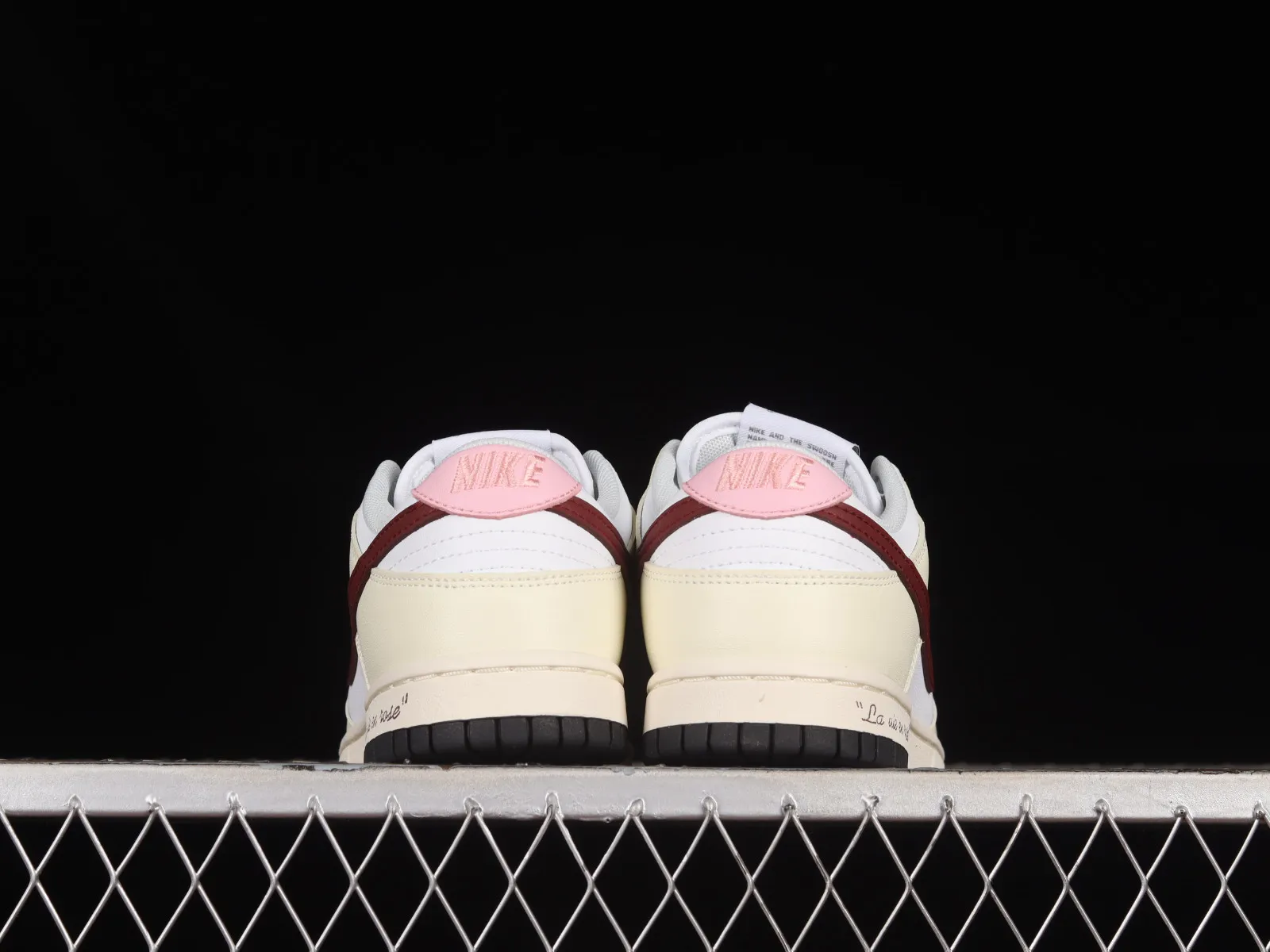 Nike SB Dunk Low SP Valentine's Day Cream White Red Pink DD1503-117