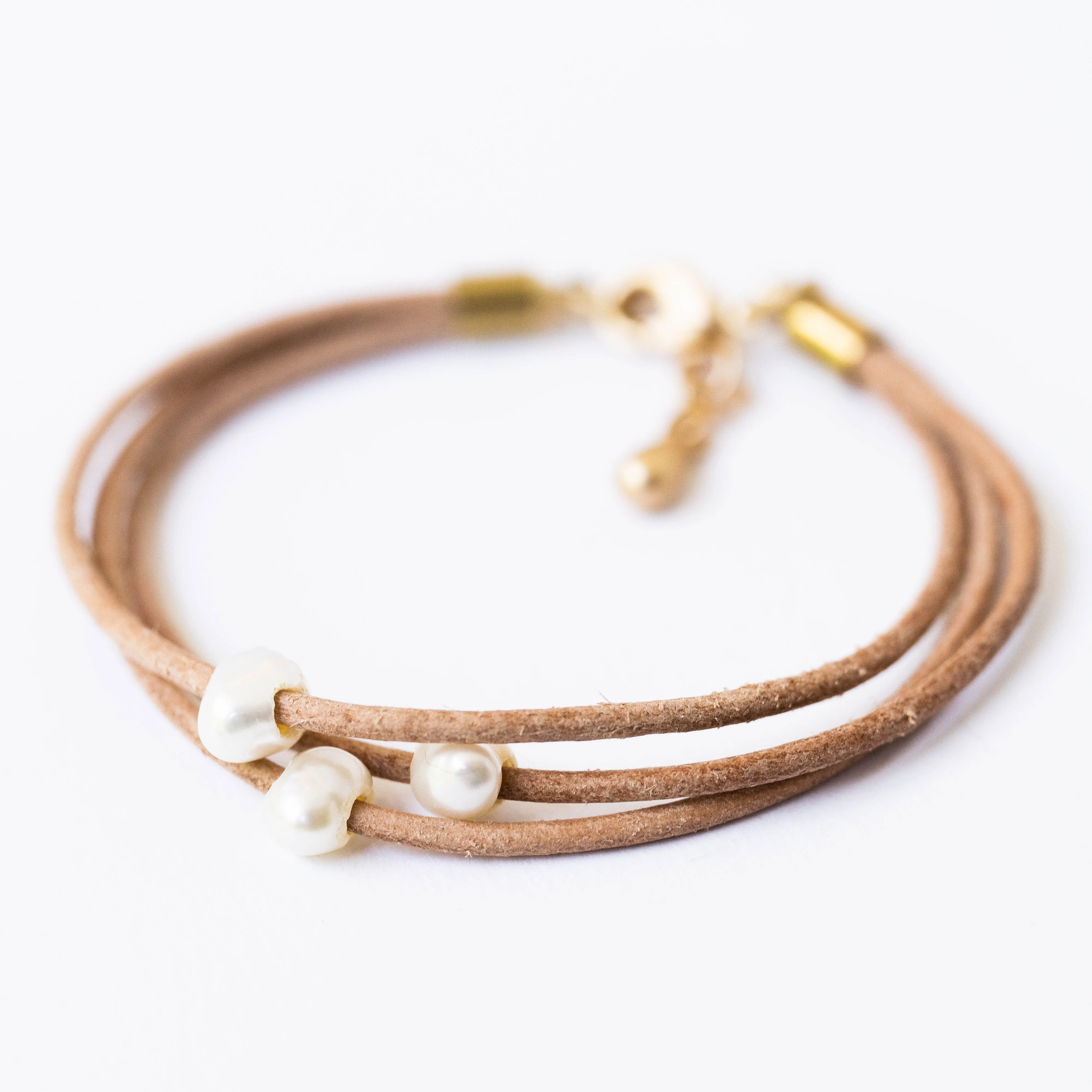 Pearl and leather adjustable bracelet-WS