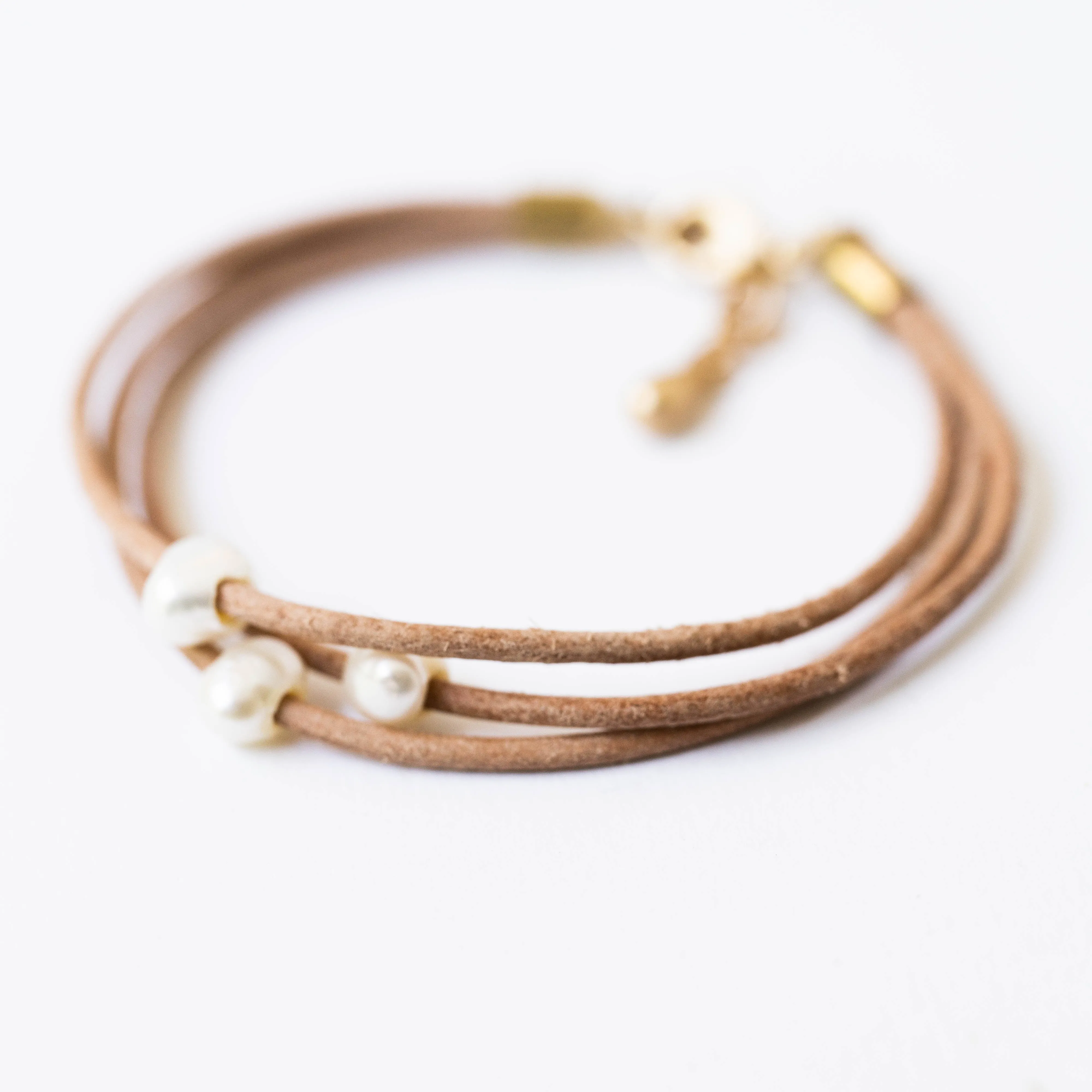 Pearl and leather adjustable bracelet-WS