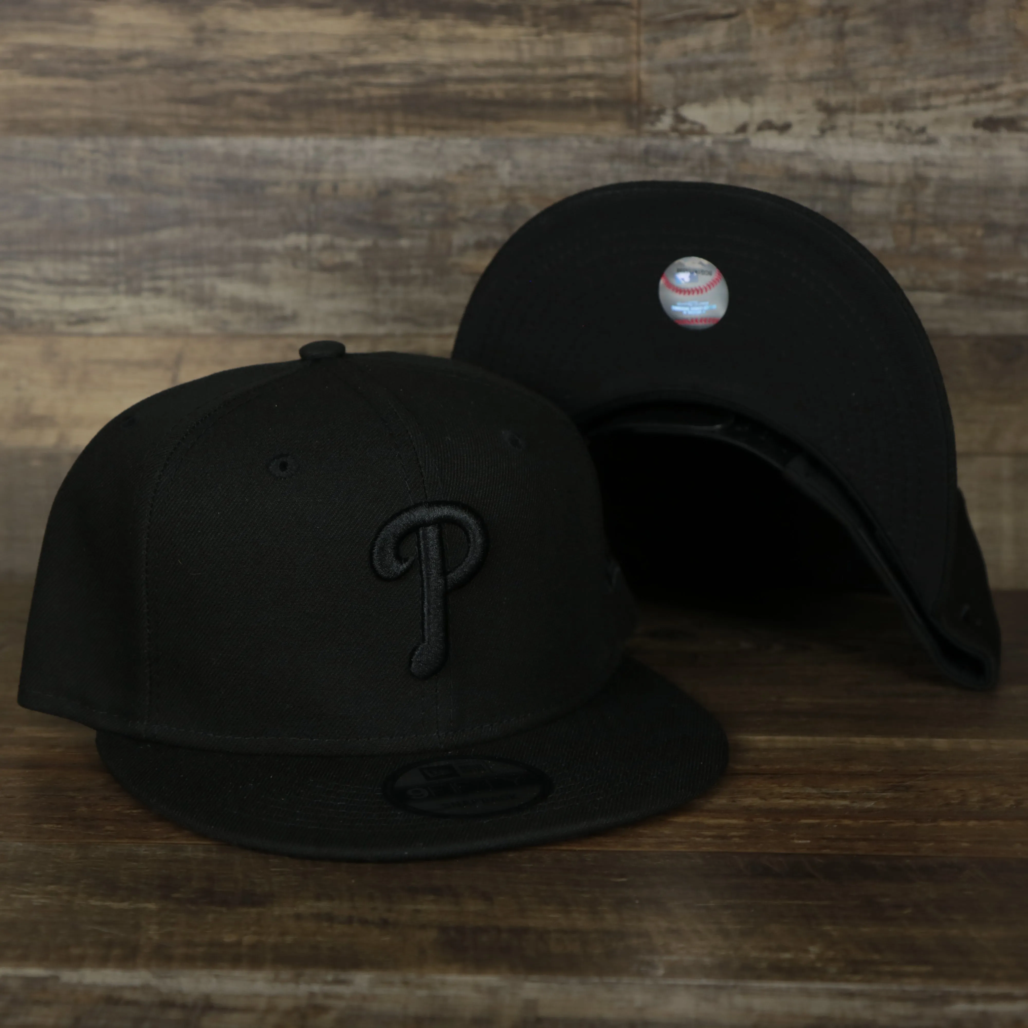 Philadelphia Phillies New Era Tonal 9Fifty Snapback | Black