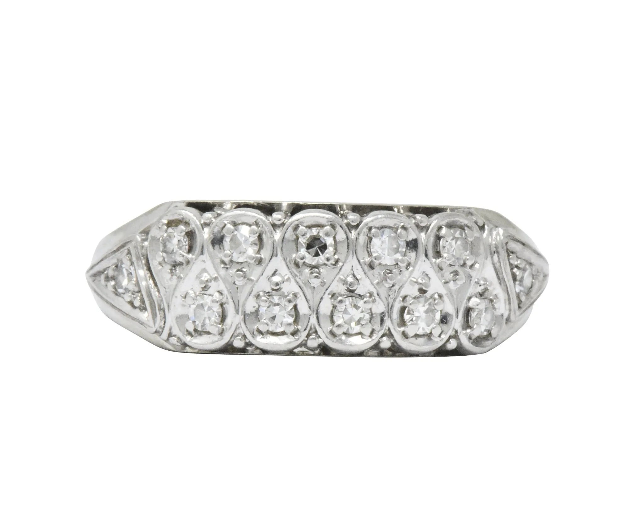 Retro 0.20 CTW Diamond 18 Karat White Gold Band Ring