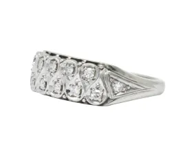 Retro 0.20 CTW Diamond 18 Karat White Gold Band Ring