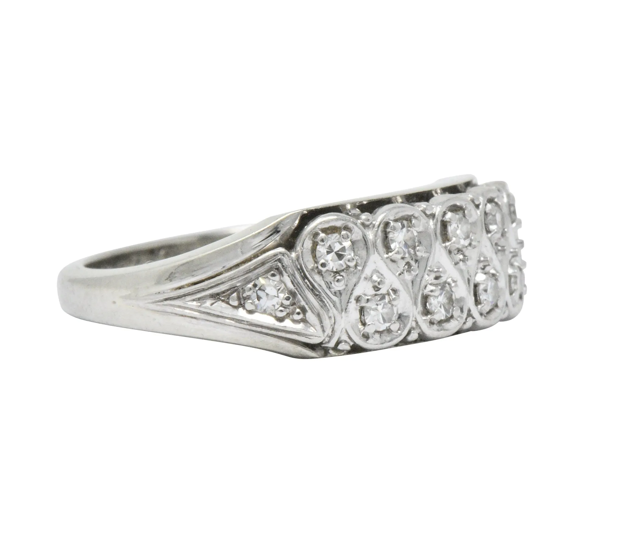 Retro 0.20 CTW Diamond 18 Karat White Gold Band Ring